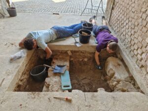 Ausgrabung 30 Grabung 7 1